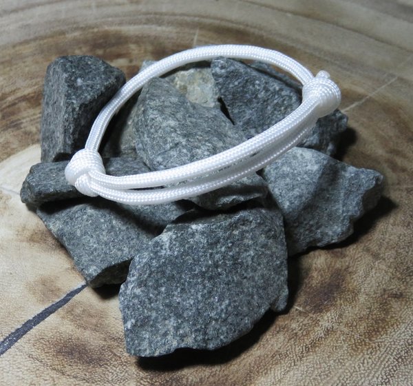 Armband "Maritim" in Weiß-, Grau- und Schwarztönen